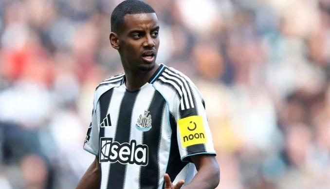 Ảnh bài viết Isak bị chỉ trích thiếu tôn trọng đồng đội ở Newcastle