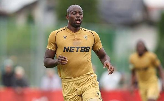 Jean-Philippe Mateta tỏa sáng trong màu áo Crystal Palace.