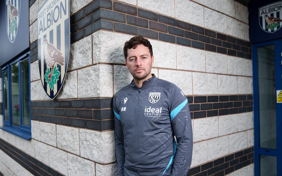 Mason trở thành HLV trưởng của West Brom