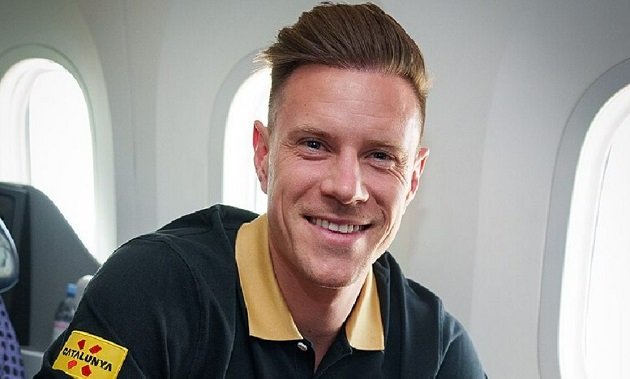 Ter Stegen bị tước băng đội trưởng tạm thời.