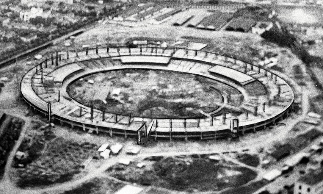 Sân vận động được khởi công vào năm 1948 để chuẩn bị cho các trận cầu lớn