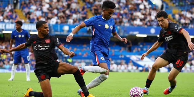 Estevao Willian gây ấn tượng trong trận đấu với Bayer Leverkusen.