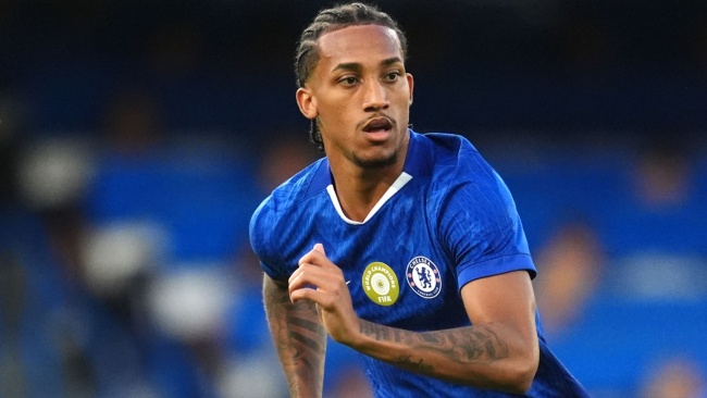 Pedro ấn định chiến thắng 2-0 cho Chelsea.