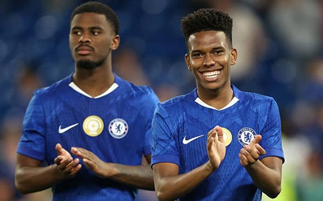 Estevao Willian gây ấn tượng trong trận ra mắt Chelsea.