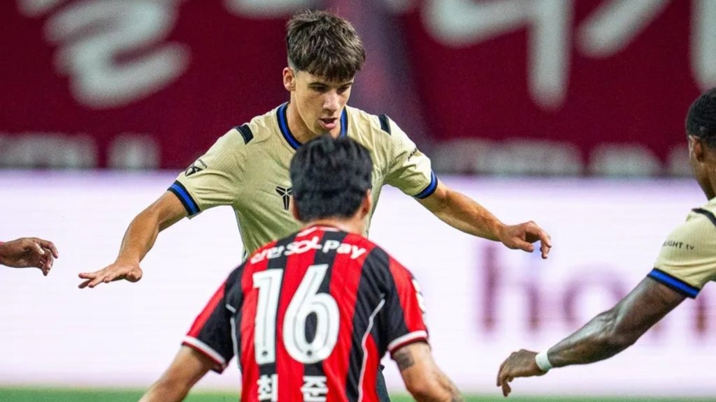 Cầu thủ 18 tuổi là ngôi sao học viện ra sân nhiều nhất cho Barca hè này.