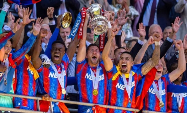 Palace vô địch FA Cup.