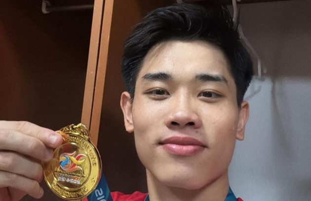 Đình Bắc giành Siêu cúp cùng CAHN. 