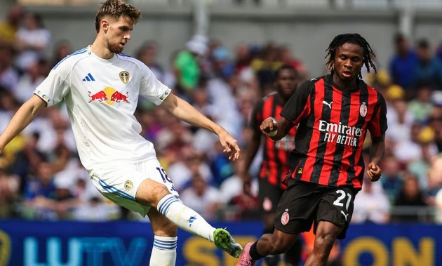 Leeds và Milan chia điểm trên sân Aviva.