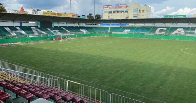 Sân Pleiku sẵn sàng cho mùa giải mới.