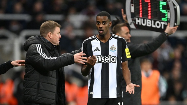 Ảnh bài viết Eddie Howe bỏ ngỏ tương lai của Alexander Isak tại Newcastle
