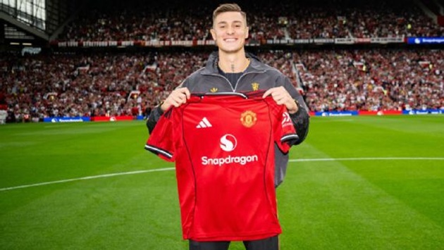 Man Utd chính thức có Sesko