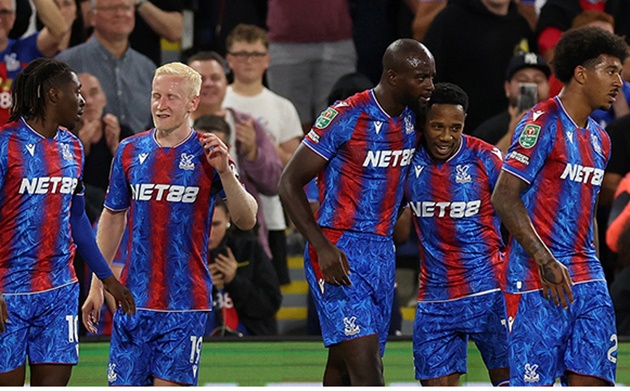 Ảnh bài viết Crystal Palace mùa 2025-26: Án phạt từ UEFA và 'vết xe đổ' chuyển nhượng