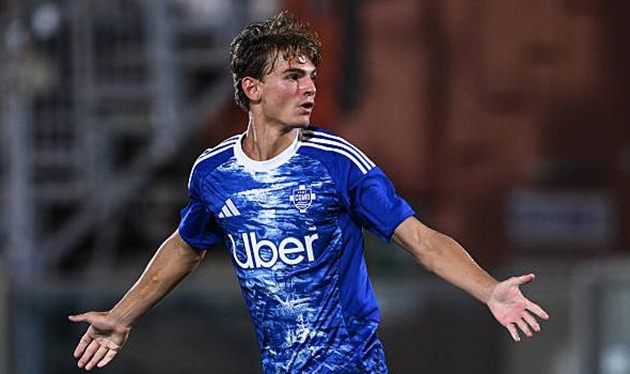 Nico Paz lọt vào mắt xanh của Manchester United.