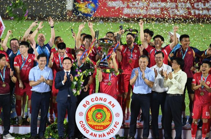 Công an Hà Nội giành cúp một cách xứng đáng.