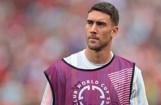 Dusan Vlahovic đối mặt tương lai bất định ở Juventus.
