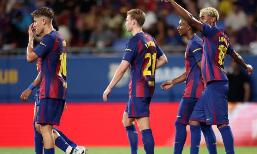 Barca vượt trội so với Como.