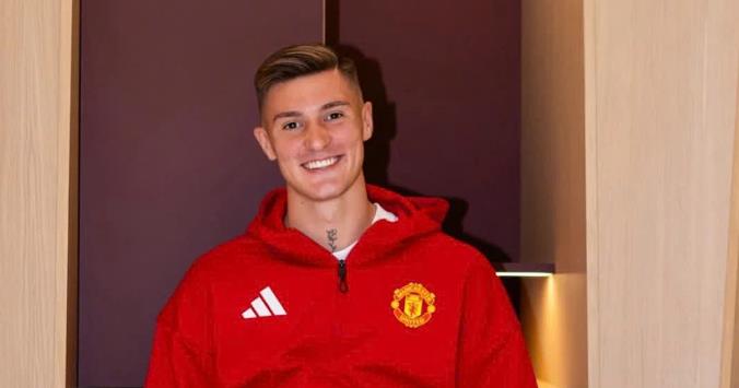 Sesko sẽ khiến MU quên đi nỗi thất vọng mang tên Hojlund?