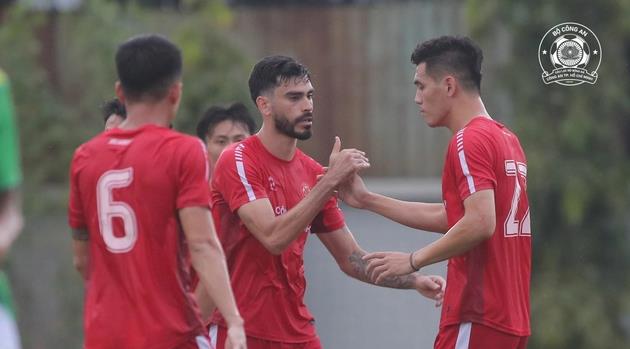 Tiến Linh hòa nhập tốt cùng Công an TP.HCM.