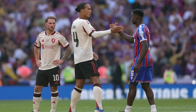 Van Dijk phấn khích với hàng công mới của Liverpool.