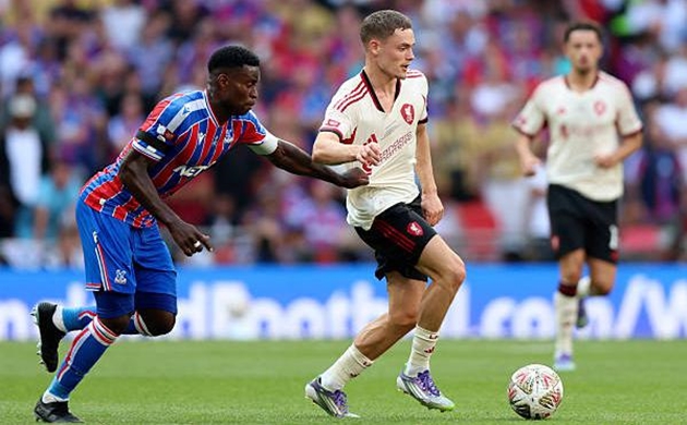 Florian Wirtz gây ấn tượng trong trận Siêu cúp Anh.