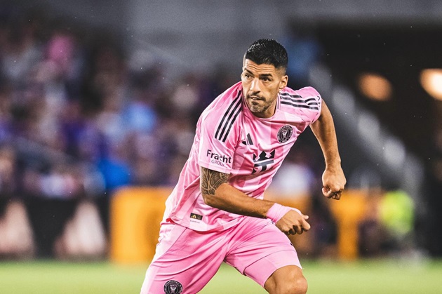 Luis Suarez dẫn đầu hàng công nhưng không thể giúp đội bóng.