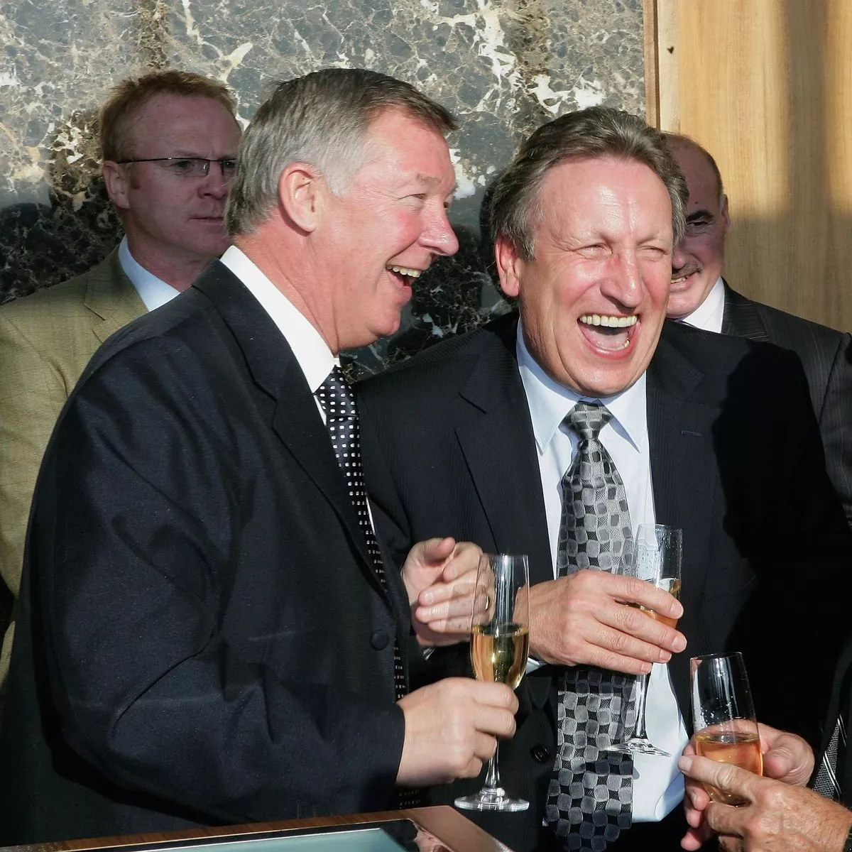 Warnock vẫn chưa nguôi giận HLV Sir Alex