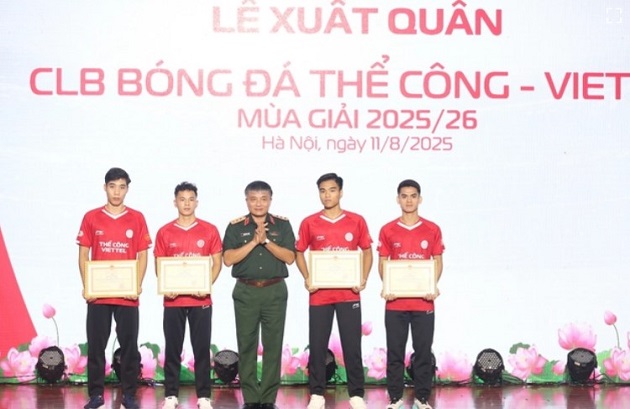 Ảnh bài viết 4 cầu thủ Viettel được Bộ Quốc phòng khen thưởng