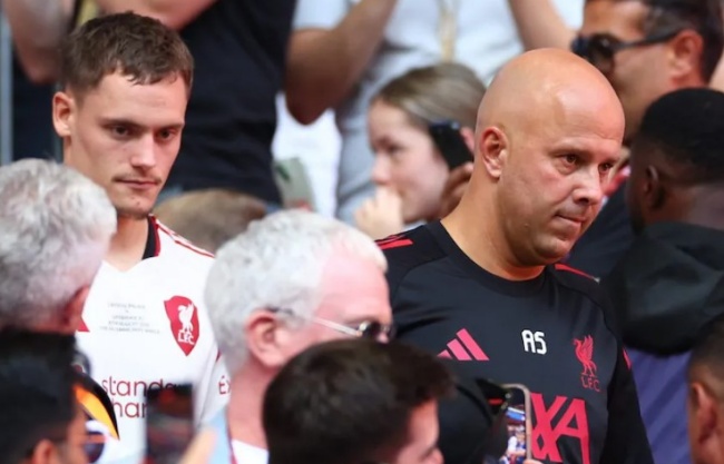 Liverpool thất bại ở Siêu cúp Anh.