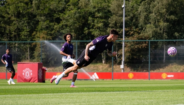 Sở hữu Sesko, MU sẽ có thêm những miếng đánh bóng bổng nguy hiểm.