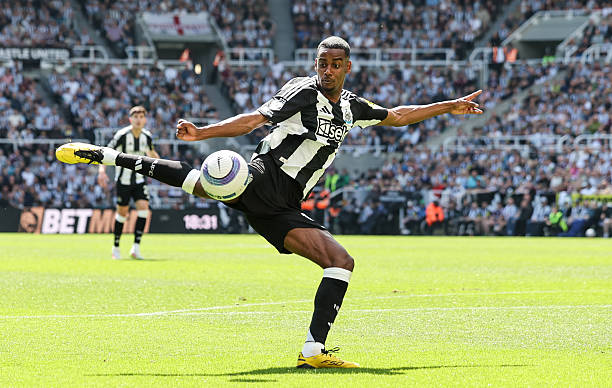 Liverpool đã chờ đợi Isak quá lâu.