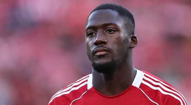 Chelsea nhắm đến Konate.