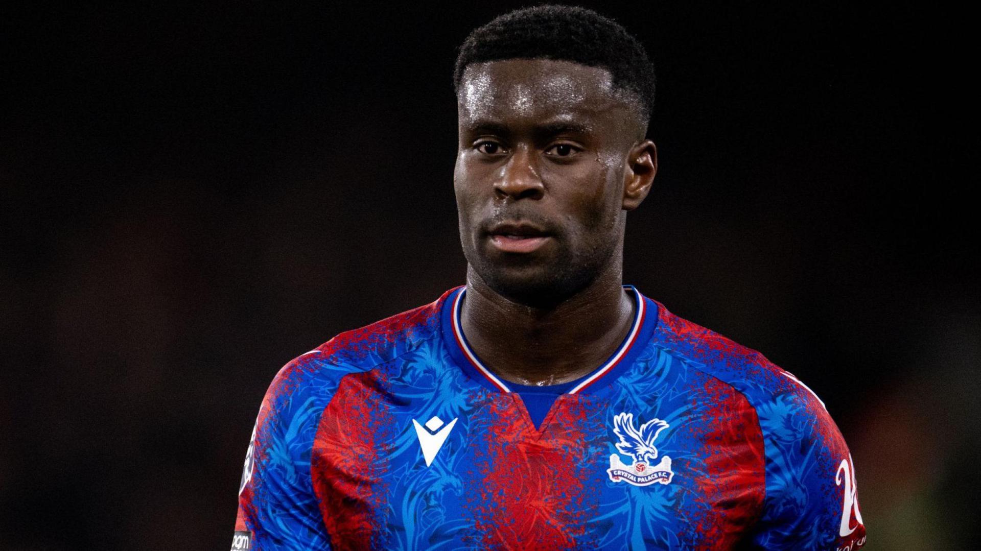 Ảnh bài viết Crystal Palace cân nhắc bán Guehi: Lời giải cho bài toán phòng ngự của Liverpool