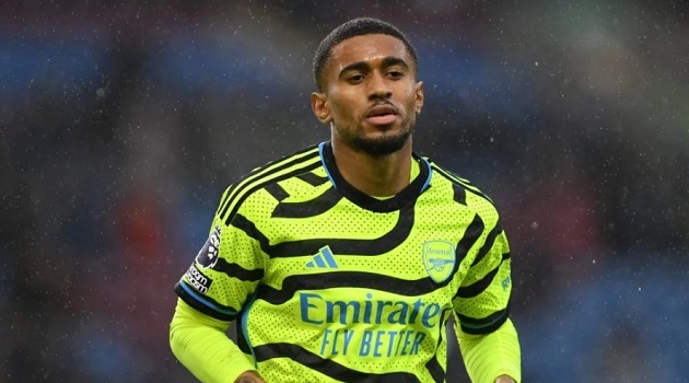 Nelson không còn chỗ đứng ở Arsenal.