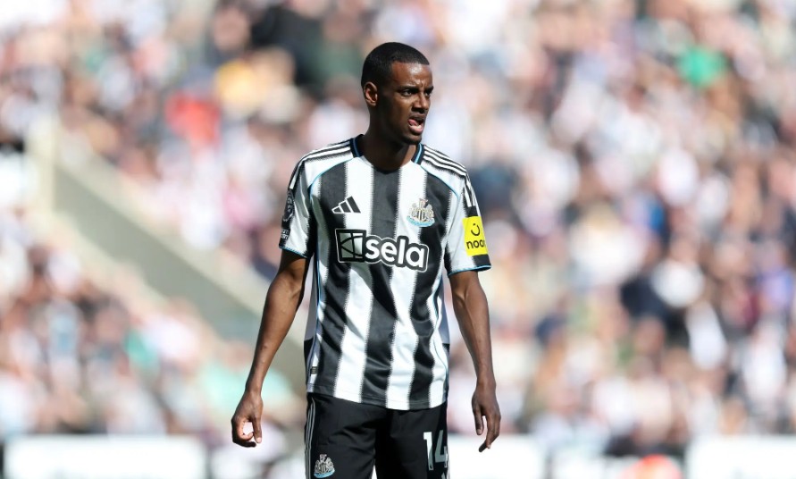 Tương lai của Isak vẫn là chủ đề nóng.