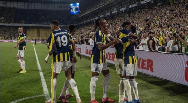 Ảnh bài viết Mourinho loại Van Persie khỏi Champions League sau màn ngược dòng khó tin