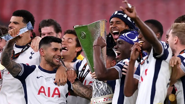 Ảnh bài viết Thomas Frank loại người hùng Europa League vì vi phạm kỷ luật