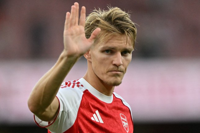 Ảnh bài viết Odegaard bị cảnh báo nguy cơ mất vị trí vào tay tân binh 68 triệu bảng