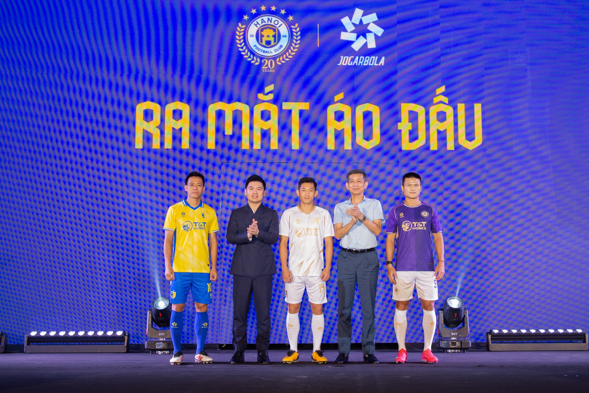 Hà Nội FC ra mắt 3 mẫu áo đấu và đặt kỳ vọng đoạt cú đúp danh hiệu mùa tới. Ảnh: Hà Nội FC.