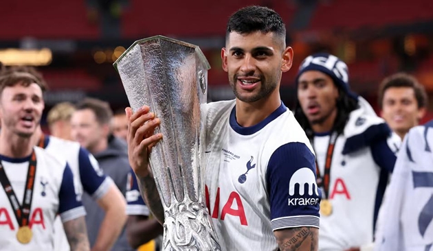 Cristian Romero là đội trưởng mới của Tottenham Hotspur.