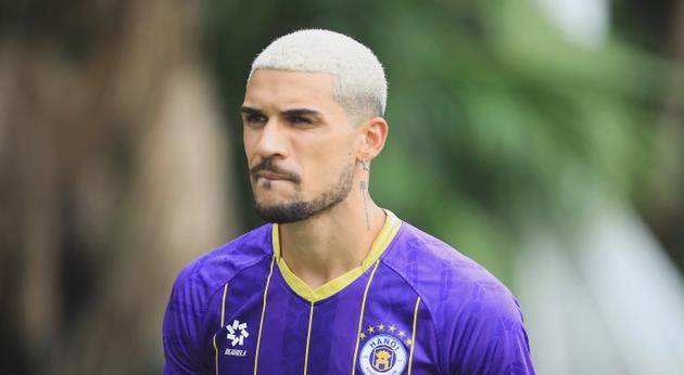 Ảnh bài viết Quyết tâm vô địch, Hà Nội FC khẩn trương nhập tịch Hendrio