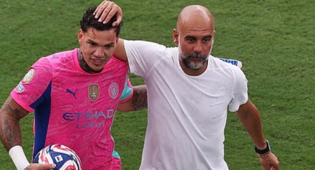 Ederson và Pep Guardiola.