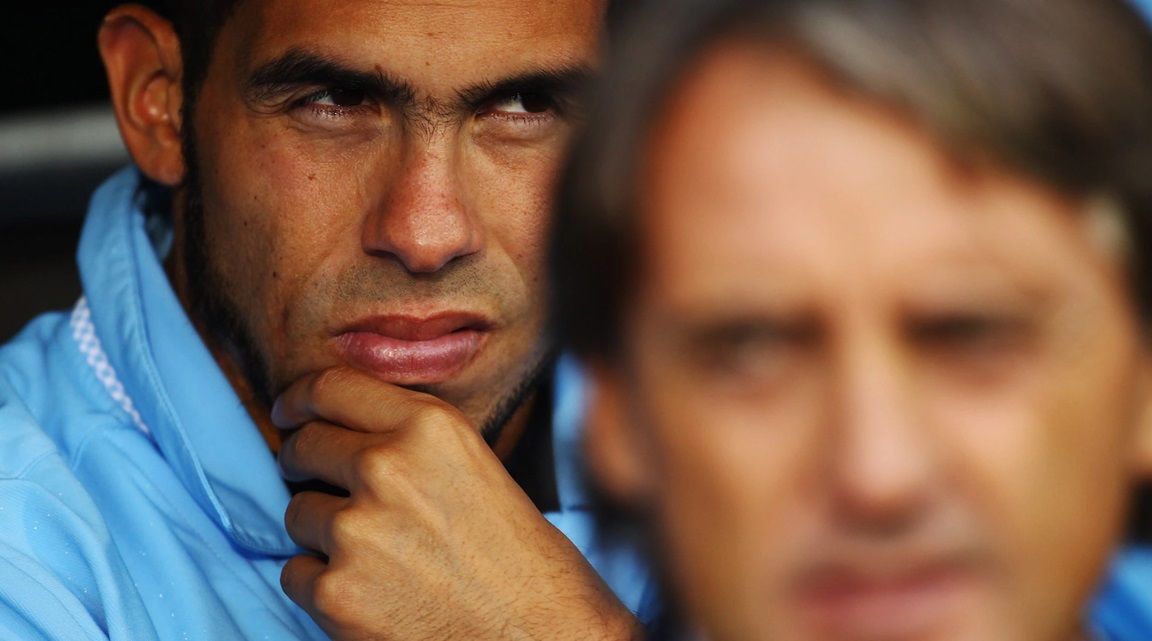 Tevez từng gây lùm xùm ở Man City.