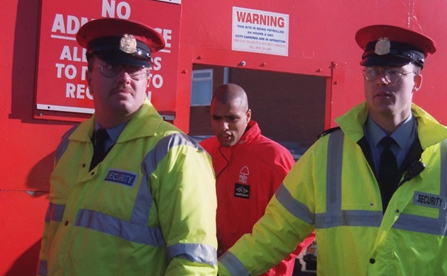 Van Hooijdonk đã đình công để thể hiện mong muốn ra đi.