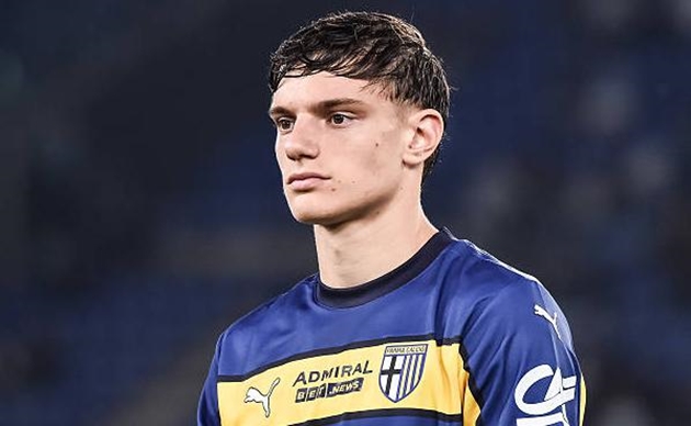 Giovanni Leoni chuẩn bị gia nhập Liverpool.