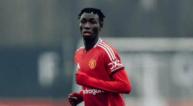 Sekou Kone dính chấn thương đầu nghiêm trọng.