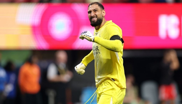 CĐV PSG đòi lại Gianluigi Donnarumma.