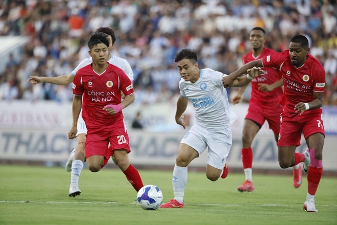 Ảnh bài viết V-League 2025/26: Kịch tính hơn bao giờ hết