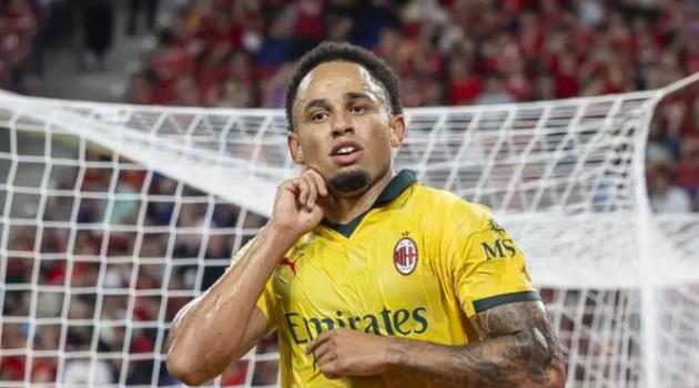 Okafor được Leeds săn đón.