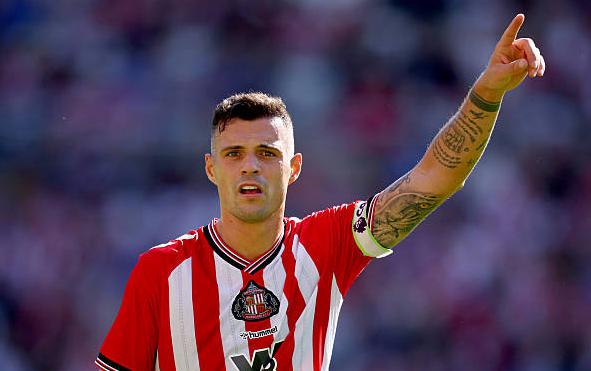 Ảnh bài viết Vừa cập bến Sunderland, Xhaka đã nhận băng đội trưởng