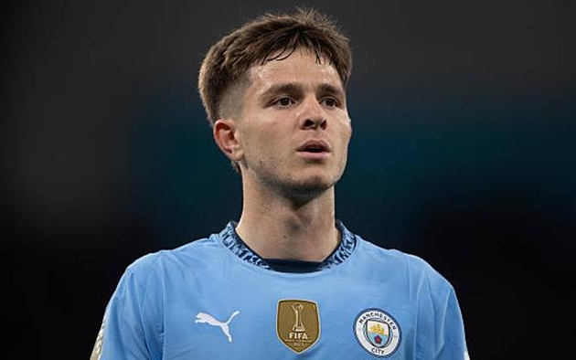 James McAtee chuẩn bị chuyển tới Nottingham Forest.